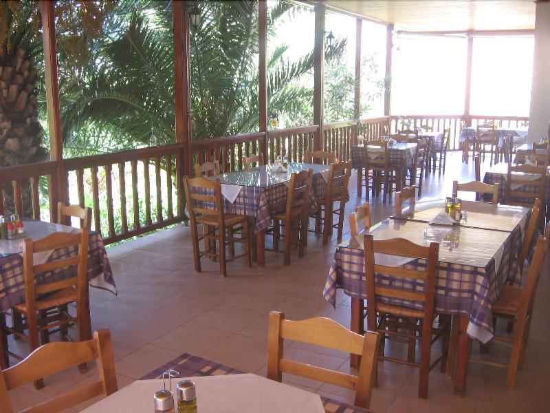 Ammoudi Hotel Damnoni Bagian luar foto