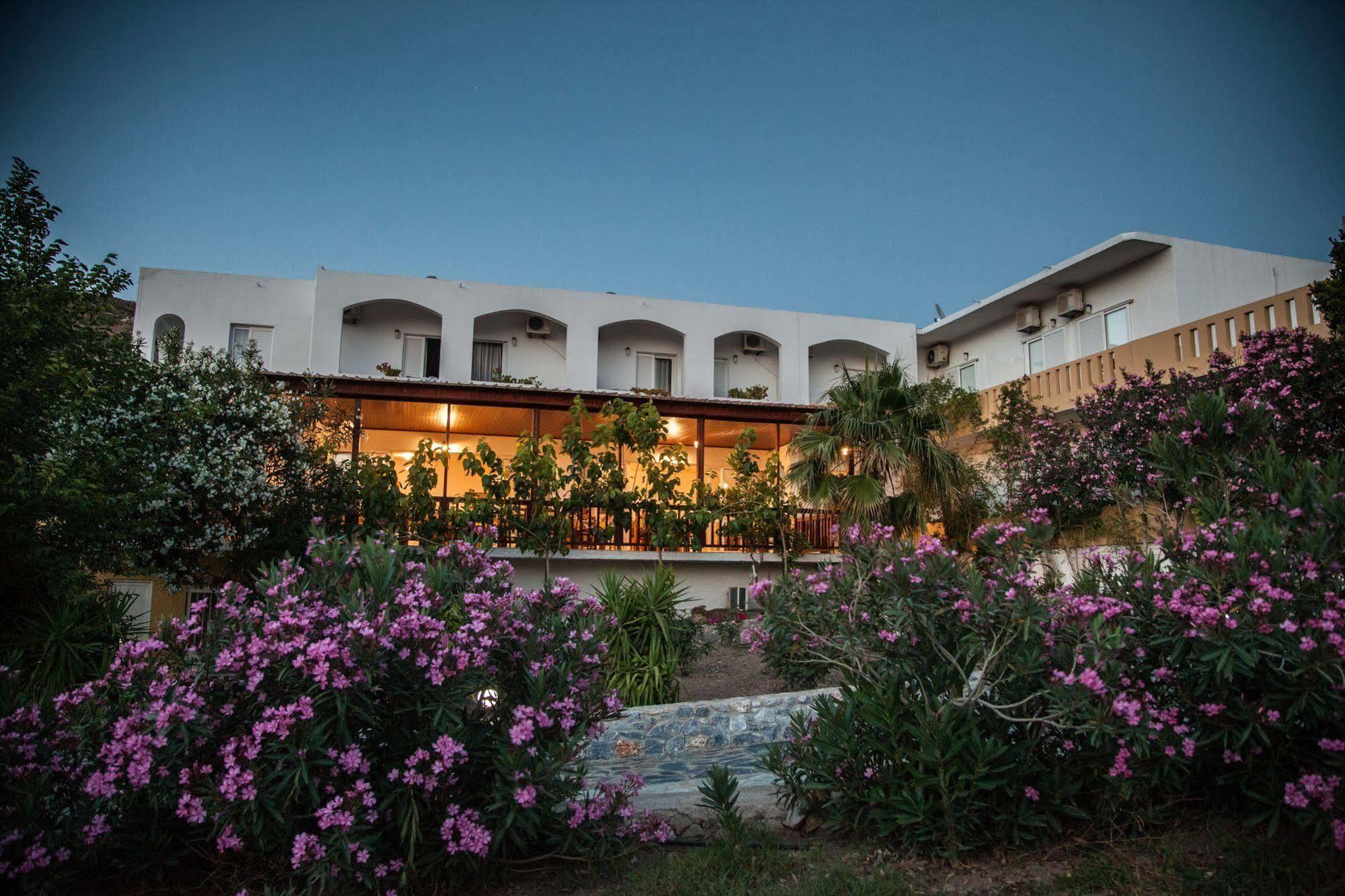 Ammoudi Hotel Damnoni Bagian luar foto